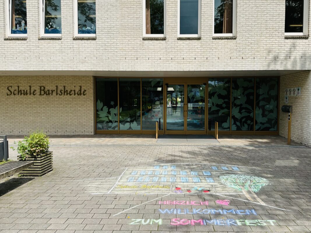 Schule Barlsheide Eingang